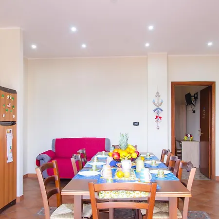 Casa Aurora A Due Passi Dalla Ferrovia Apartment