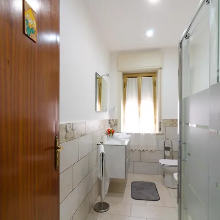 Casa Aurora A Due Passi Dalla Ferrovia アパート *