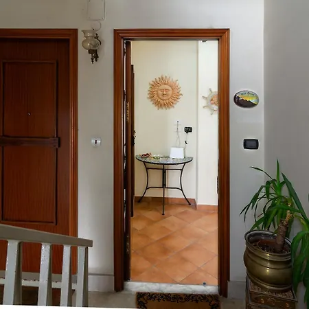 Casa Aurora A Due Passi Dalla Ferrovia Apartment