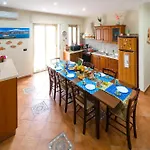 Casa Aurora A Due Passi Dalla Ferrovia Apartament