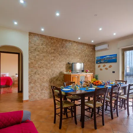 Casa Aurora A Due Passi Dalla Ferrovia Apartment Giarre