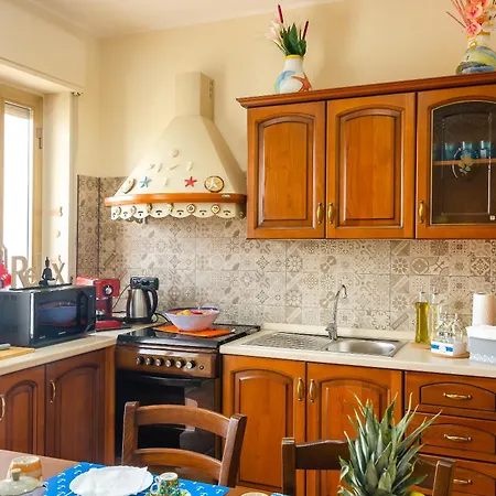 Casa Aurora A Due Passi Dalla Ferrovia Apartment Giarre