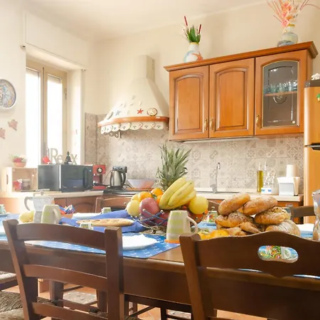 Apartment Casa Aurora A Due Passi Dalla Ferrovia *