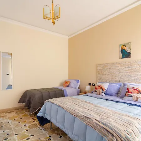 Casa Aurora A Due Passi Dalla Ferrovia Apartment Giarre